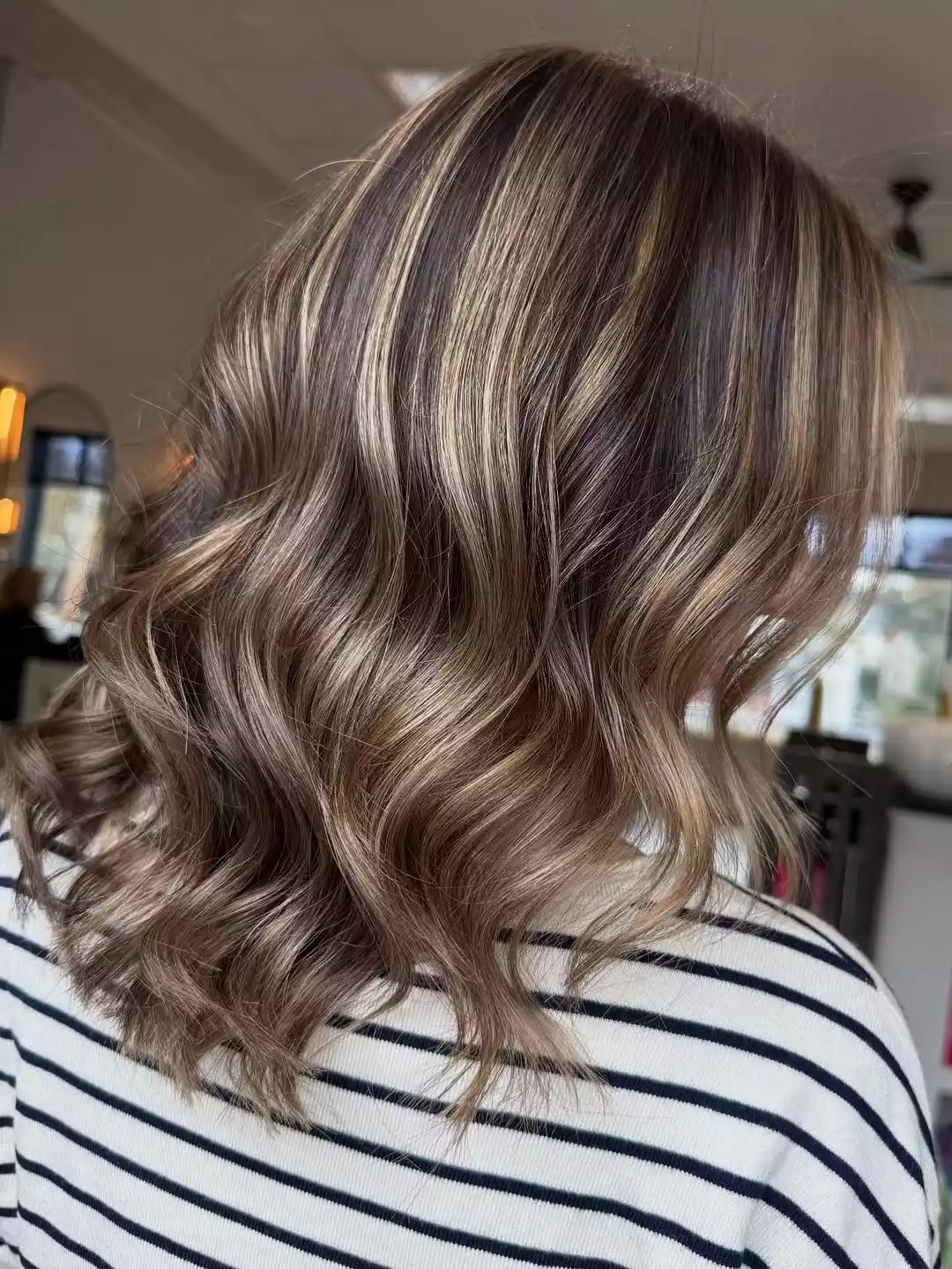 Mixed-texture curls with dimensional color
